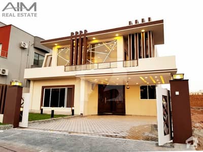 Luxurious 1 Kanal Designer House With A Large Decorated Lawn Luxurious 1 Kanal Designer House With A Large Decorated Lawn