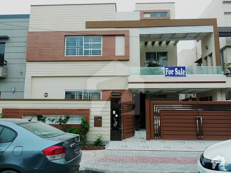Brand New 10Marla Stylish House in Awais Karni Block Sec B Bahria Town Lahore
