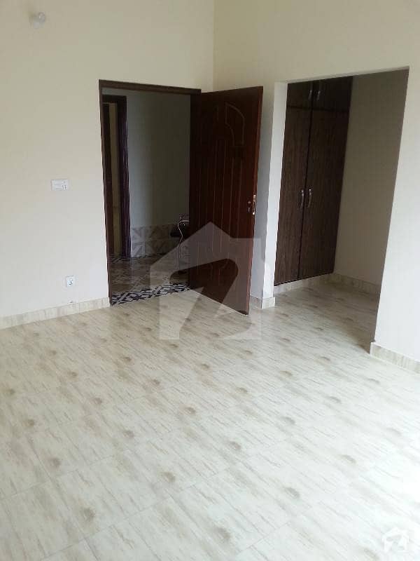 Brand New Room In 1 Kanal House Is Available For Rent - Near To Ucp And Emporium Mall