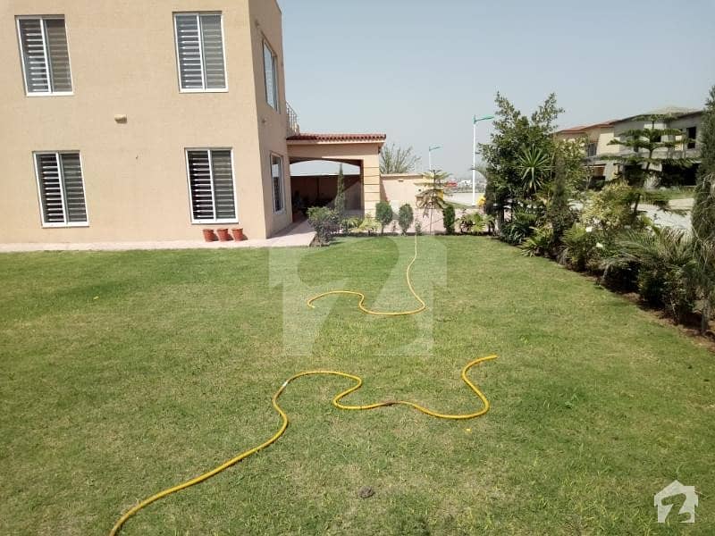 Bahria Town Phase 7 For Rant House Double unit brand new with gass Good location
