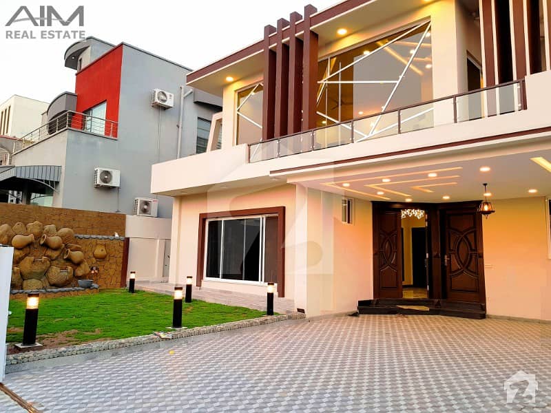 Luxurious 1 Kanal Designer House With A Large Decorated Lawn Luxurious 1 Kanal Designer House With A Large Decorated Lawn