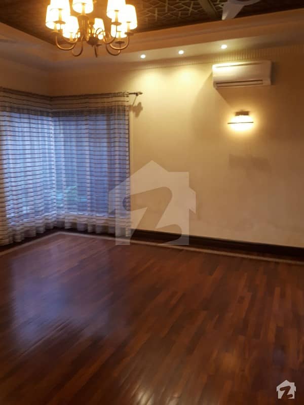 10 Marla Full Houses For Rent In Gulberg Mm Alam Road Main Of Back