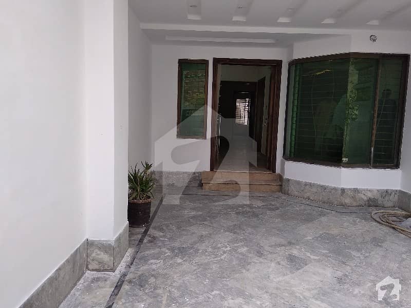650 Marla double unit full for rent new iqbal park near DHA lahore original pictures