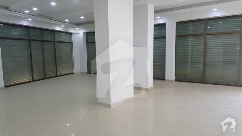 2600 Square Feet Shop For Rent