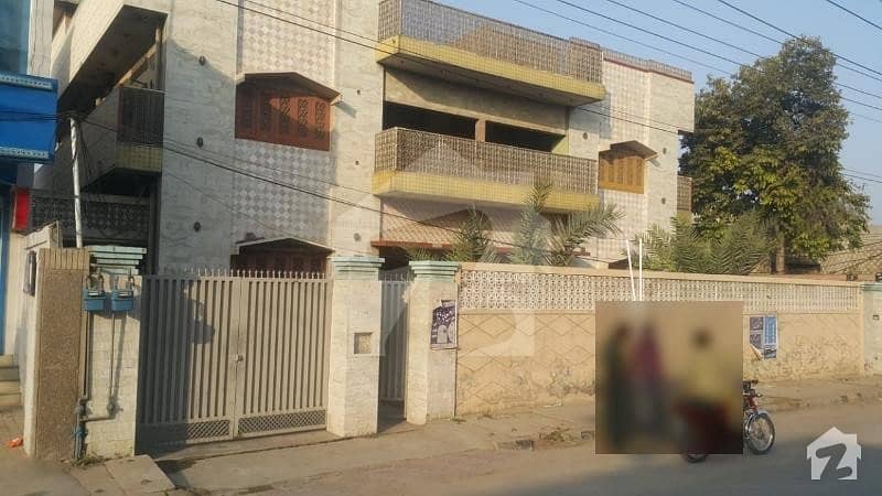 منیر شہید کالونی قصور میں 10 کمروں کا 2 کنال مکان 25 کروڑ میں برائے فروخت۔