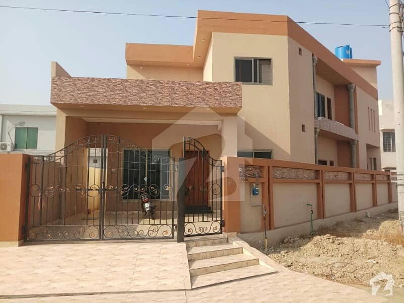 A 14 Marla Corner House For sale G Block Central Park Beautiful Location With All Facelities