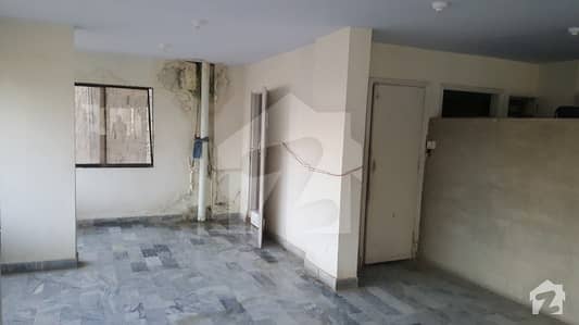 نارتھ ناظم آباد کراچی میں 11 کمروں کا 11 مرلہ عمارت 10 کروڑ میں برائے فروخت۔