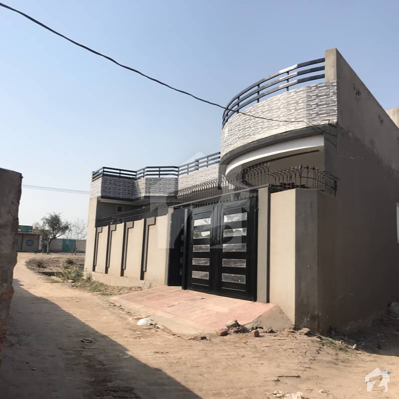 سیوارا چوک ملتان میں 2 کمروں کا 8 مرلہ مکان 90 لاکھ میں برائے فروخت۔