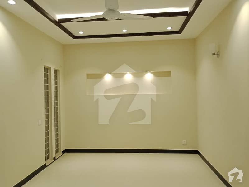 1  Kanal Upper Portion Is Available For Rent