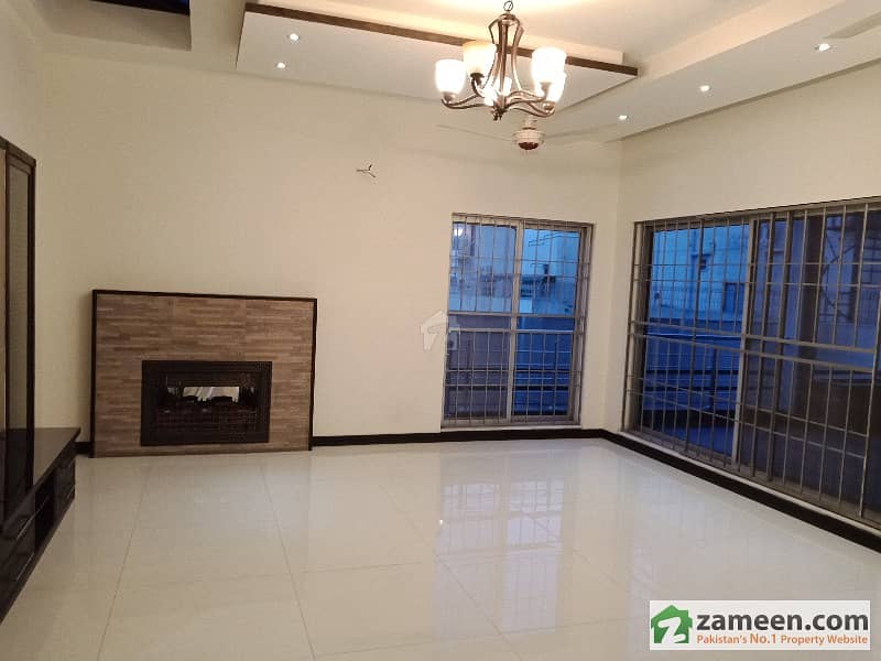 Well Designed 1 Kanal House With Basement Is Available On Rent