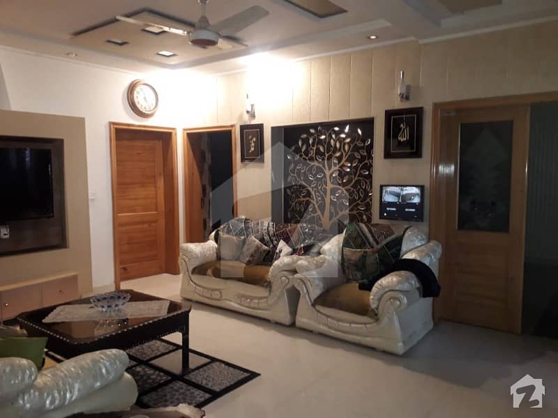 علامہ اقبال ٹاؤن ۔ گلشن بلاک علامہ اقبال ٹاؤن لاہور میں 4 کمروں کا 10 مرلہ مکان 2.75 کروڑ میں برائے فروخت۔