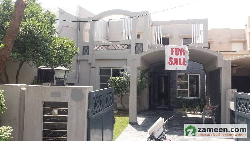 Leads 10 Marla Beautiful Bungalow For Sale In Green Avenue Housing Society Lahore