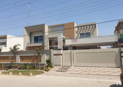 2 Kanal Near Park Market Main Boulevard Solid Construction Luxury House Very Hot Location 2 Kanal Near Park Market Main Boulevard Solid Construction Luxury House Very Hot Location