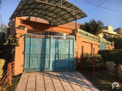 10 Marla VIP Corner House For Sale 10 Marla VIP Corner House For Sale