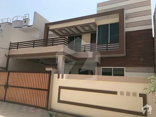 10 Marla Beautiful Double Storey House For Sale