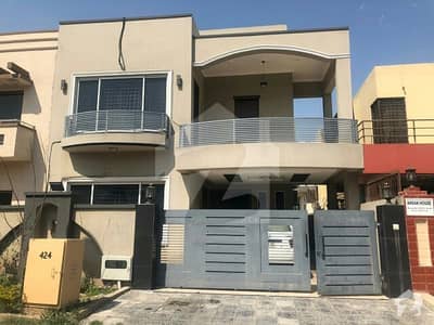 Luxury 10 Marla House 5 Beds Luxury 10 Marla House 5 Beds