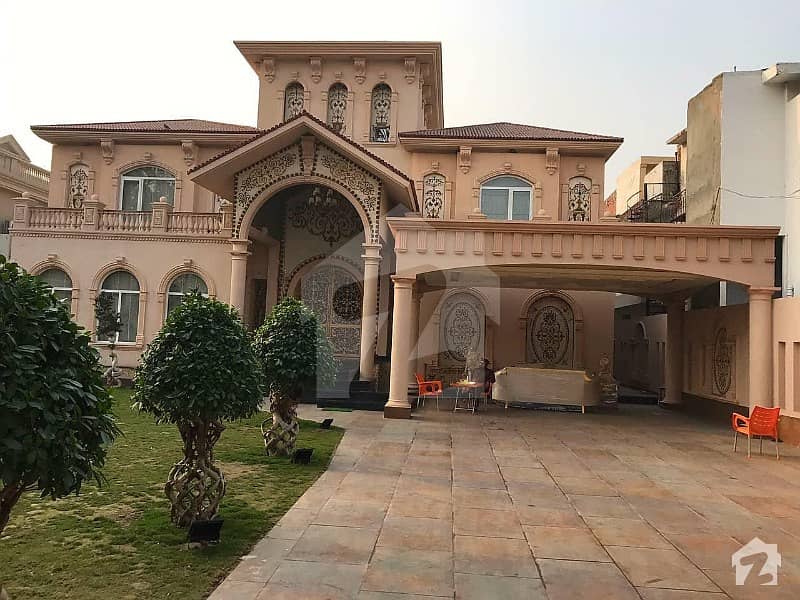 3 Kanal Luxurious Royal Palace For Sale