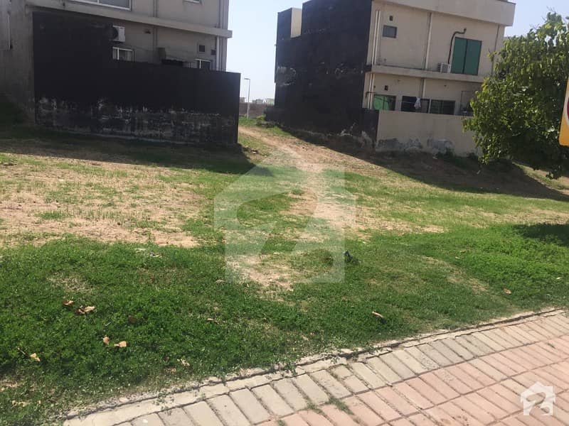 Rafi Block   5 Marla Boulevard  Plot  # 520  At Bahria Town Phase 8  For Sale