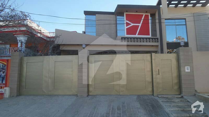 House Is Available For Sale In Jinnah Town
