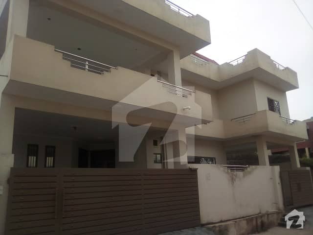 1 Kanal Triple Storey Full House Is Available On Rent