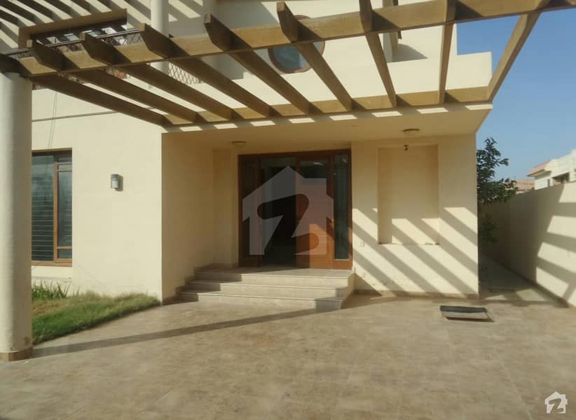 Defence Phase 6  666 Sq Yd Owner Built Slightly Used Bungalow
