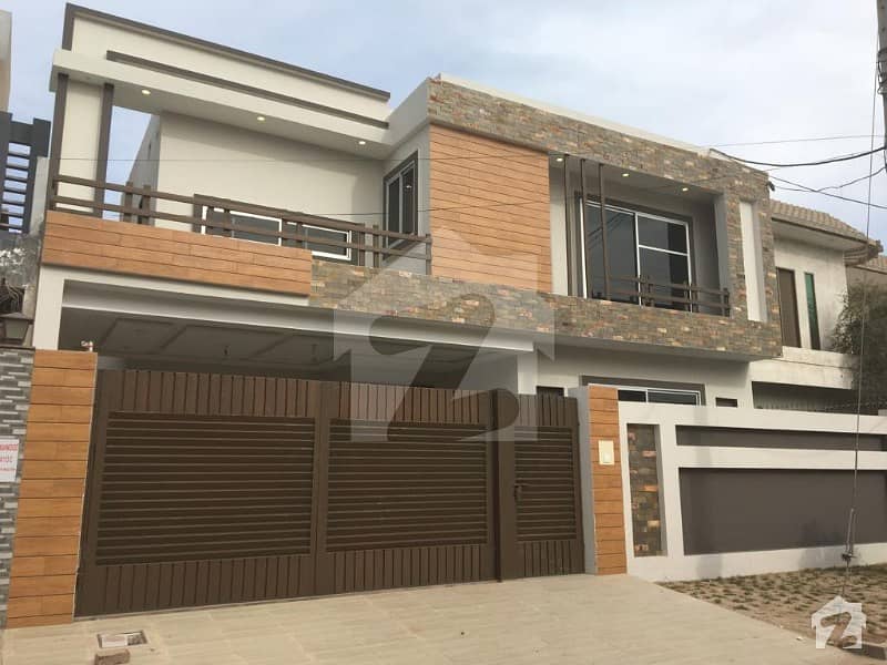 10 Marla Ideal Location Double Storey Brand New House For Sale