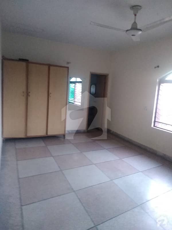 2 Bed Upper Portion Near Expo