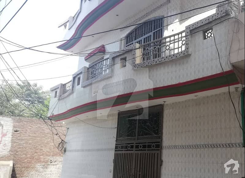مدینہ ٹاؤن لاہور میں 5 کمروں کا 7 مرلہ مکان 80 لاکھ میں برائے فروخت۔