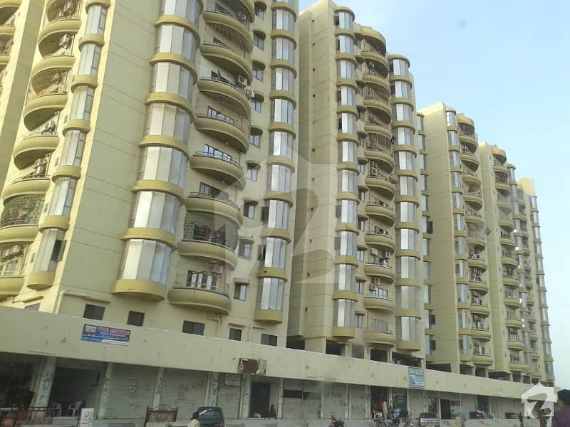 Urgent Sale Flat At Rim Jhim Towers University Road Scheme 33, Karachi