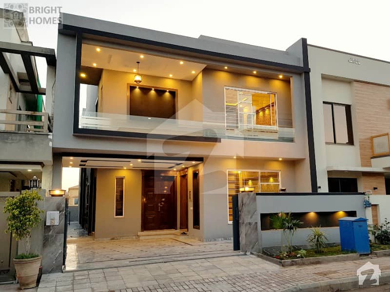Designer 10 Marla Luxurious House For Sale In Bahria Town