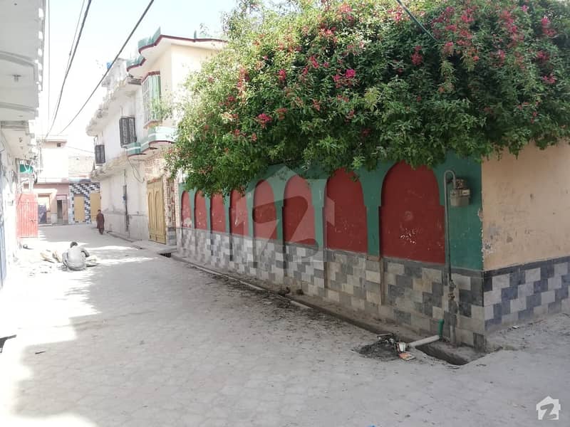 House For Is Available Sale In Razaq town Latifabad