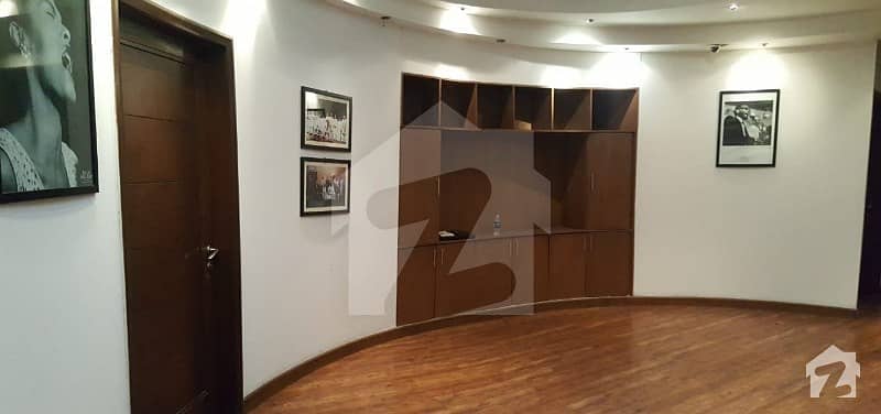 ڈیوس روڈ لاہور میں 8 کمروں کا 3 مرلہ فلیٹ 1. 6 کروڑ میں برائے فروخت۔