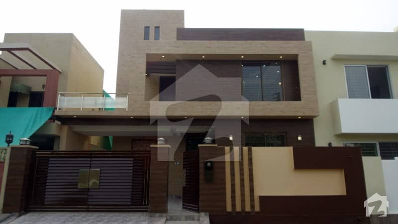10 Marla Double Unit House Is Available For Sale In H4 Block Of Wapda Town Phase 1