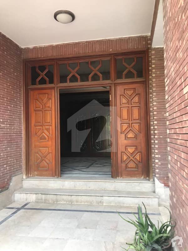 37 Marla Beautiful House For Rent At Beautiful Location In Shah Jamal Lahore