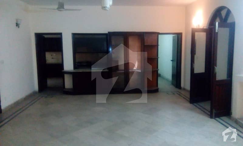 MODEL TOWN Kanal lower proaction 2 bedroom with attached bath tvl katchin dd store gurge