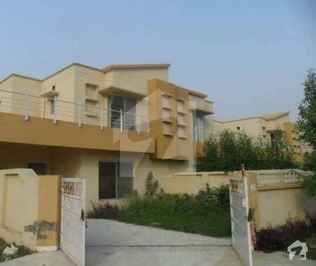 10 Marla House On 80 Ft Road A Block Edenabad