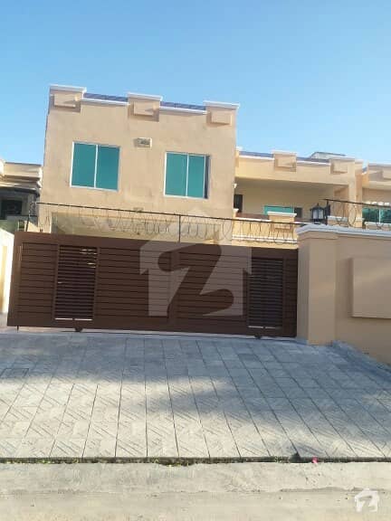 2 Kanal Beautiful 4 Bed Ground Floor Available For Rent