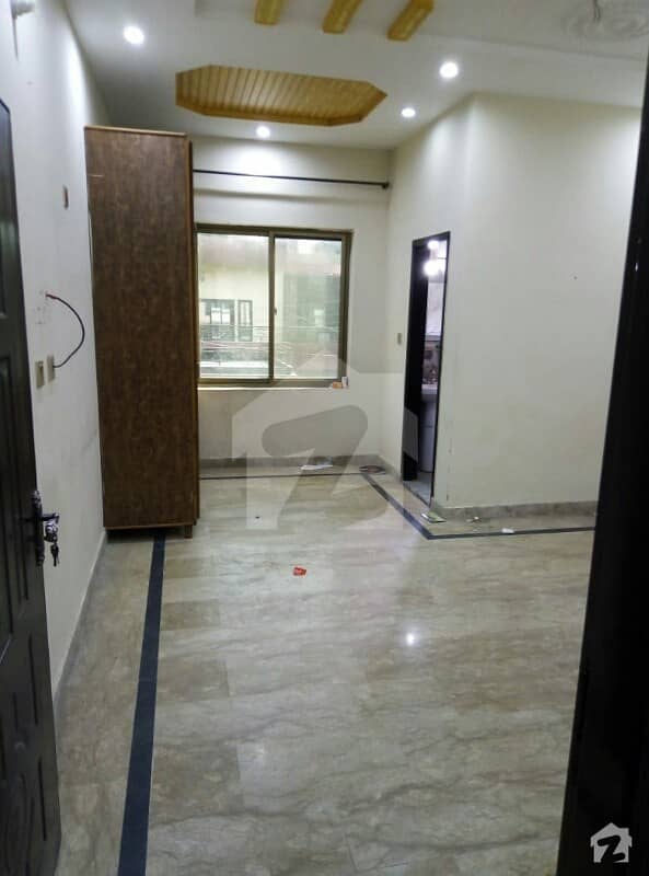 کینال بینک ہاؤسنگ سکیم لاہور میں 1 کمرے کا 2 مرلہ فلیٹ 12 ہزار میں کرایہ پر دستیاب ہے۔