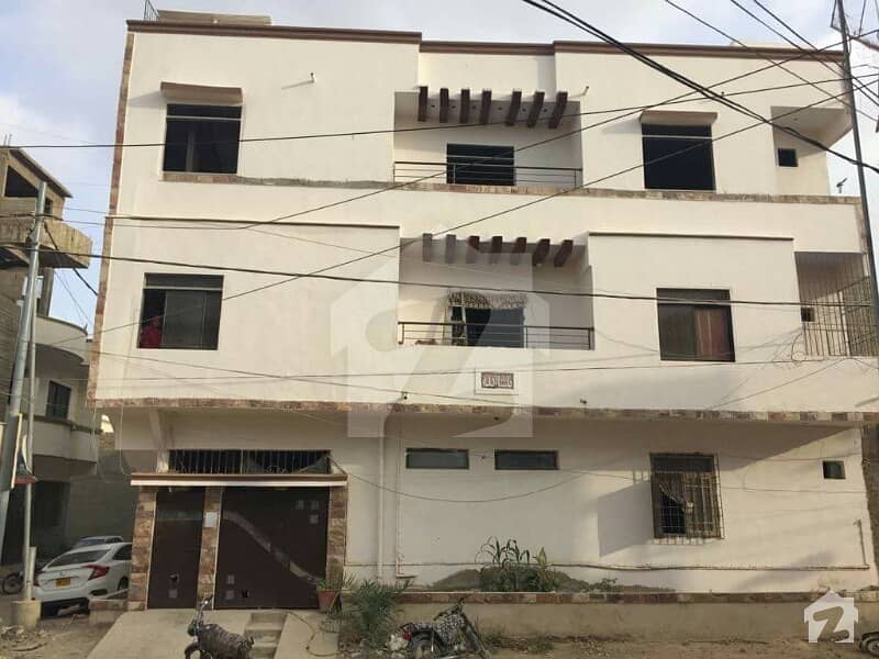 گلشن عریشہ کراچی میں 8 کمروں کا 5 مرلہ مکان 1. 5 کروڑ میں برائے فروخت۔