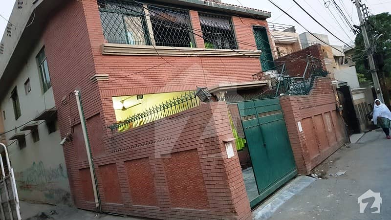 شیراز ولاز لاہور میں 5 کمروں کا 8 مرلہ مکان 1. 69 کروڑ میں برائے فروخت۔