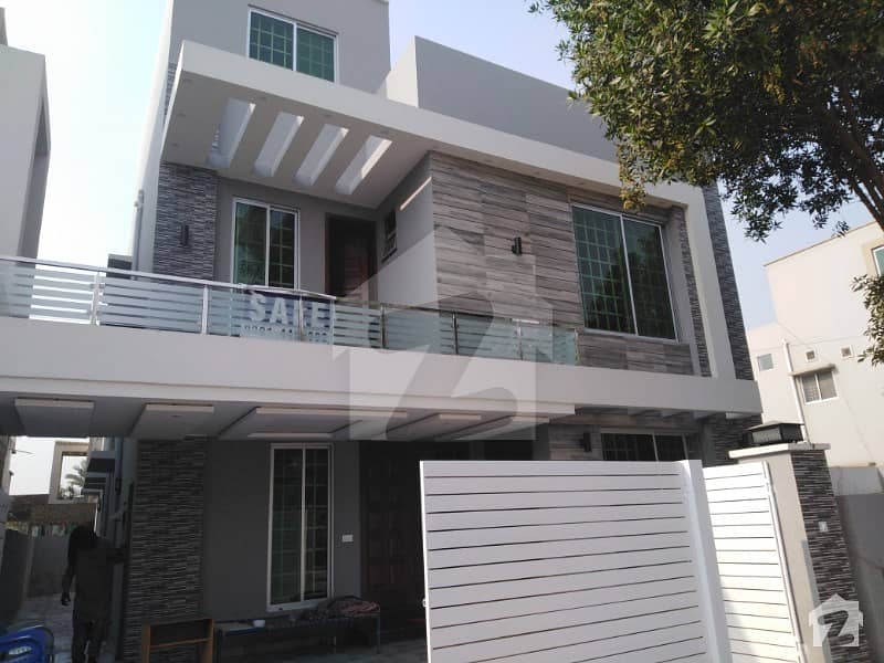 Brand New Luxurious 10 Marla House Overseas B Bahria Town Lahore