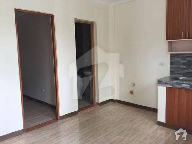 2 Bedrooms Flat With Lift Bungalow Facing