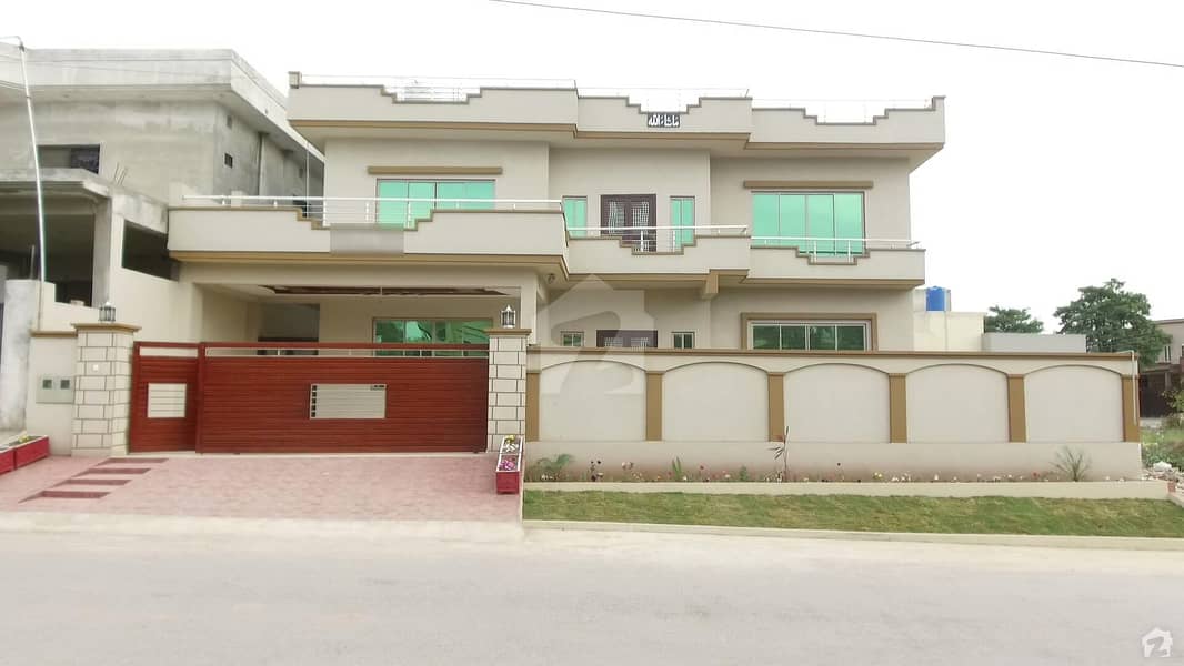 Brand New 6 Bed - One Kanal House For Sale Brand New 6 Bed - One Kanal House For Sale
