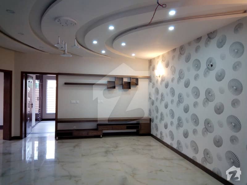 10 Marla Brand New Beautiful House For Sale In Wapda Town