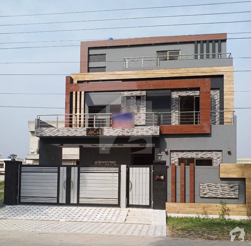 10 Marla Brand New House For Sale In A Block
