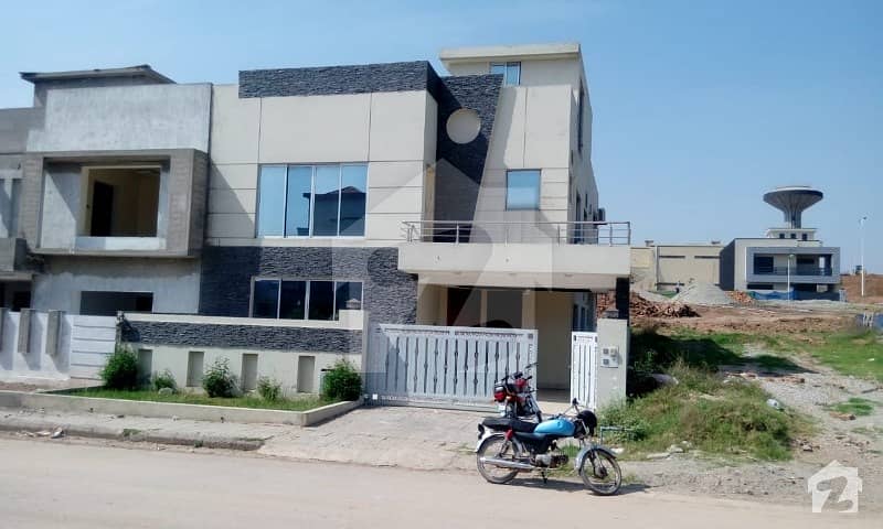 Double Unit 10 Marla House For Sale In Bahria Town Phase 8