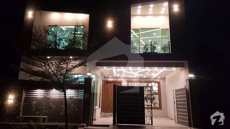 ایڈن ویلی فیصل آباد میں 4 کمروں کا 7 مرلہ مکان 1. 9 کروڑ میں برائے فروخت۔