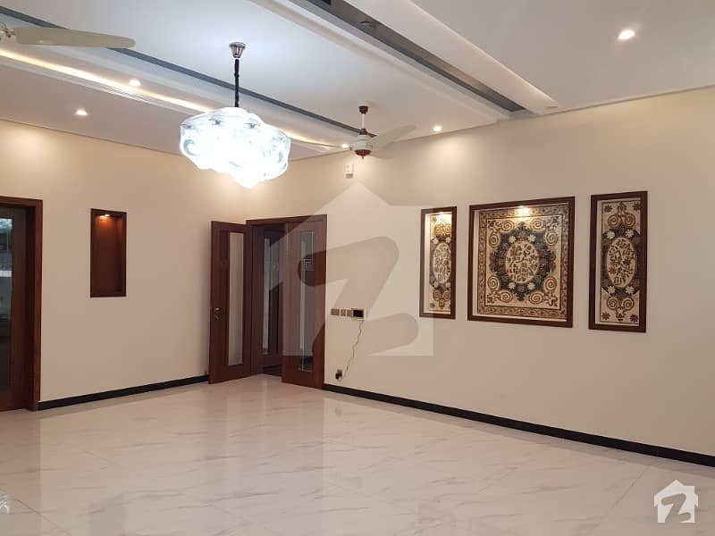 پنجاب گورنمنٹ ایمپلائیز سوسائٹی لاہور میں 5 کمروں کا 1 کنال مکان 4.45 کروڑ میں برائے فروخت۔