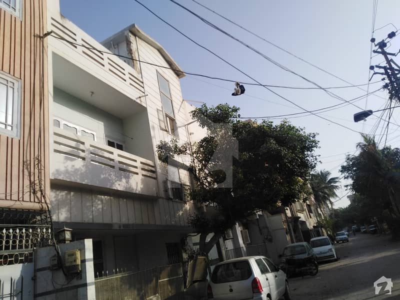 شادمان ٹاؤن - سیکٹر 14 / بی شادمان نارتھ ناظم آباد کراچی میں 8 کمروں کا 10 مرلہ مکان 3.2 کروڑ میں برائے فروخت۔