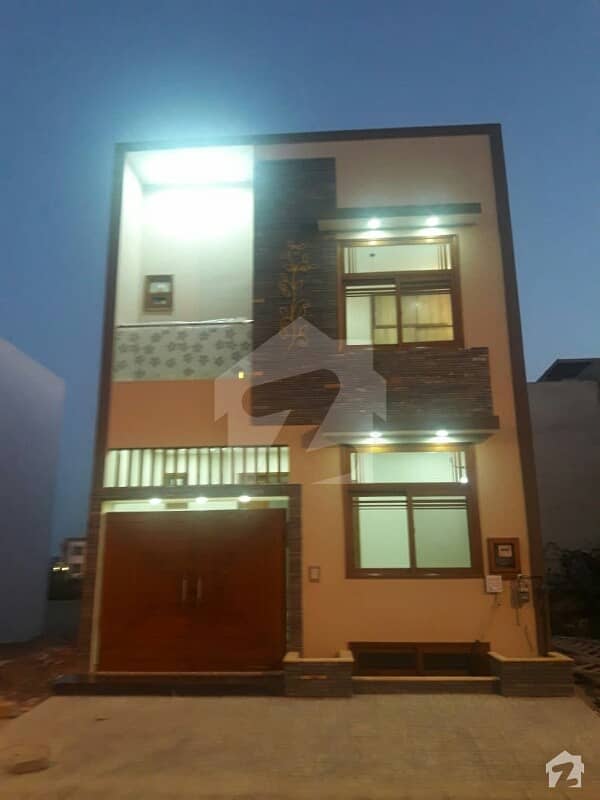 ڈی ایچ اے فیز 7 ایکسٹینشن ڈی ایچ اے ڈیفینس کراچی میں 4 کمروں کا 4 مرلہ مکان 3.65 کروڑ میں برائے فروخت۔